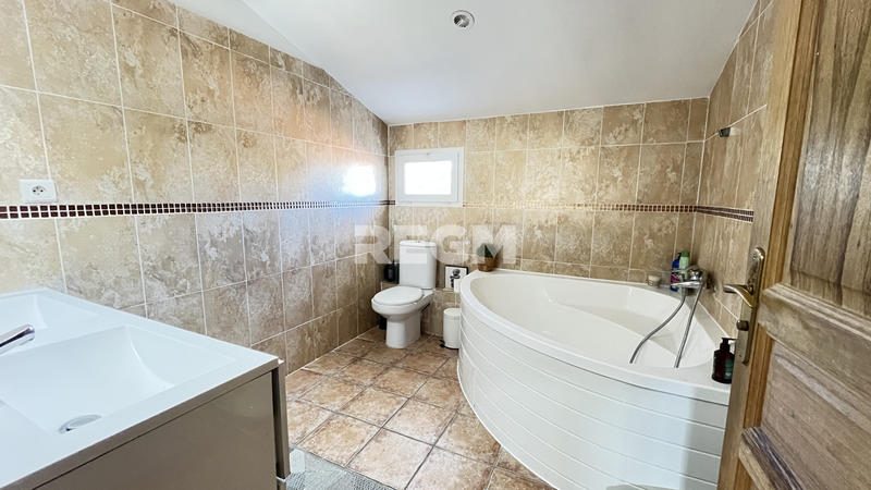 Maison - 142 m² - 6 pièces