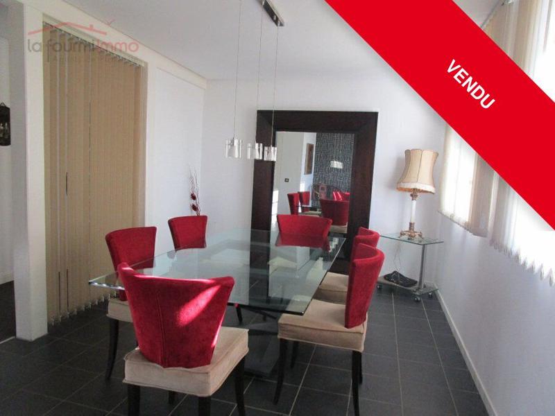 Maison - 302 m² - 10 pièces