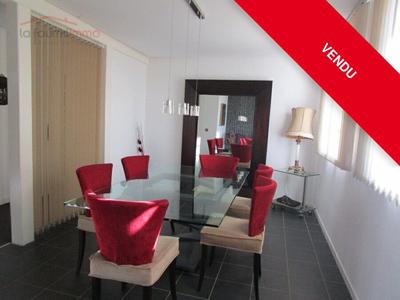 Maison - 302 m² - 10 pièces