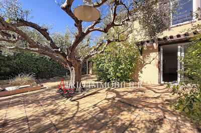 Maison - 101 m² - 5 pièces