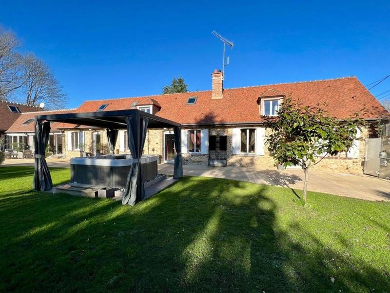 Maison - 300 m² - 7 pièces