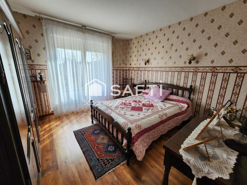 Maison - 260 m² - 10 pièces