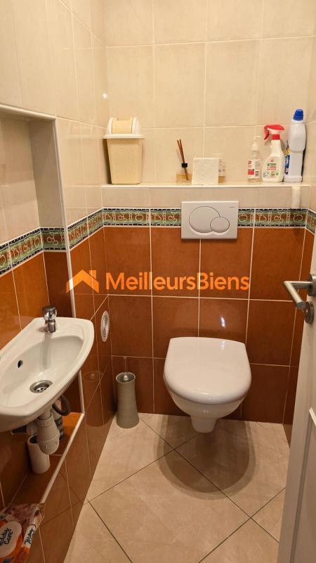 Maison - 180 m² - 9 pièces