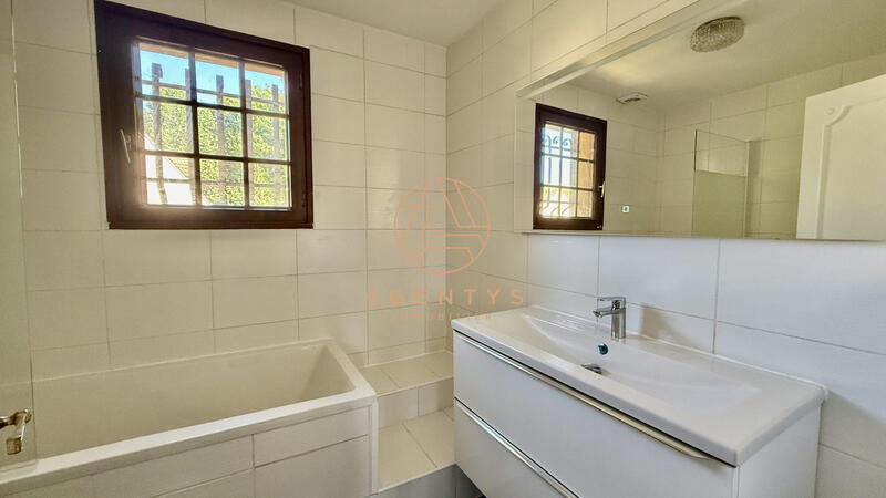 Maison - 165 m² - 6 pièces