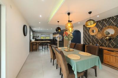 Maison contemporaine - 186 m² - 7 pièces