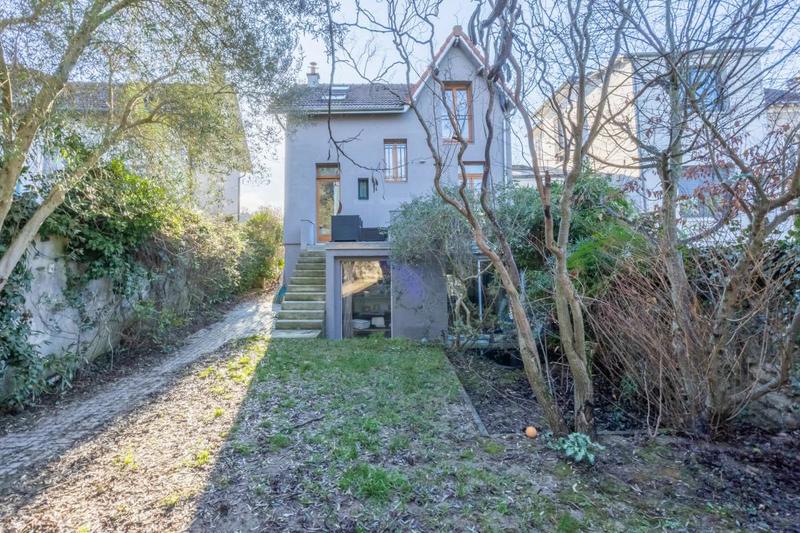 Maison - 90 m² - 5 pièces