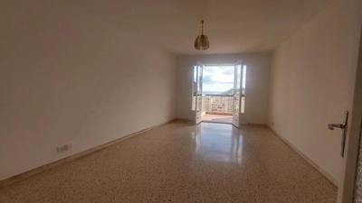 Studio - 30 m² - 1 pièce