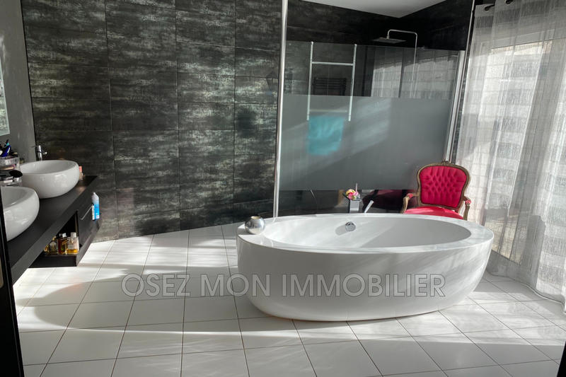 Maison chambre d'hôtes - 550 m² - 14 pièces