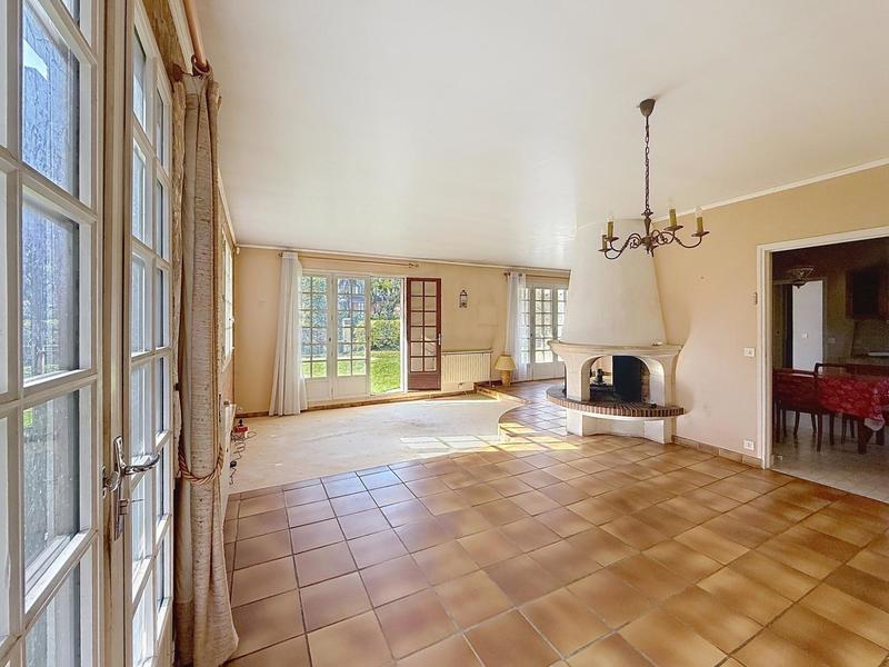 Maison - 222 m² - 7 pièces