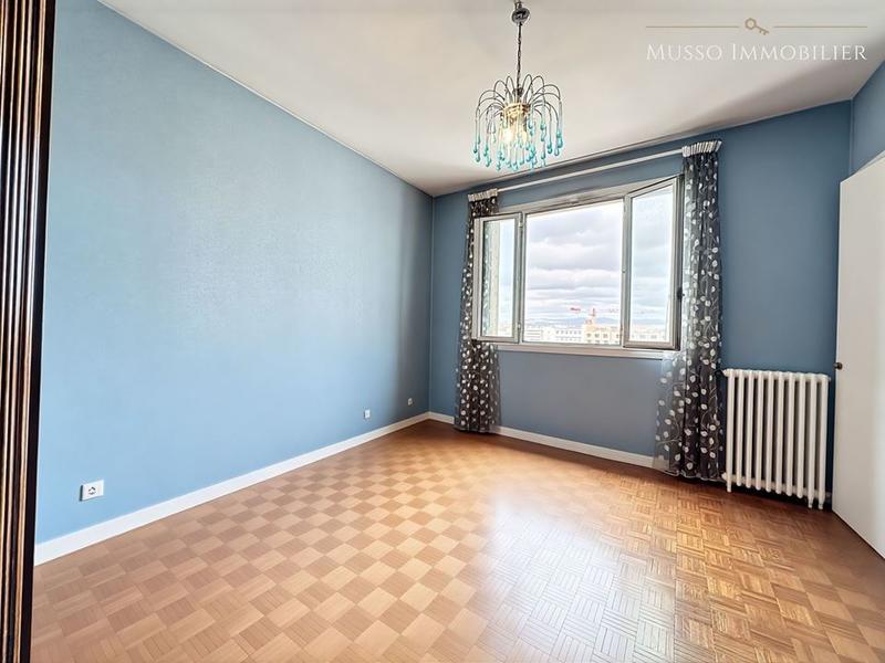 Appartement - 170 m² - 5 pièces