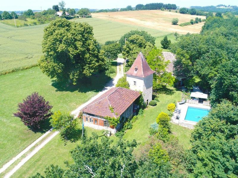 Maison - 286 m² - 13 pièces