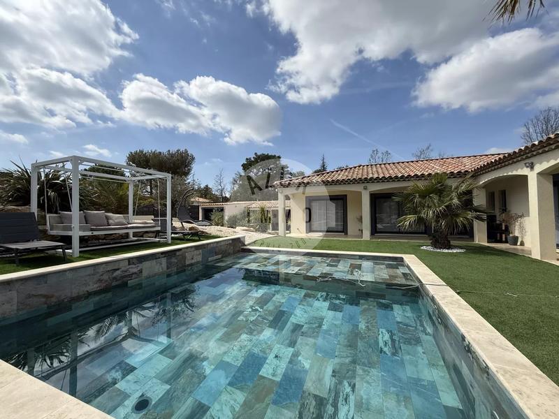 Villa - 161 m² - 6 pièces