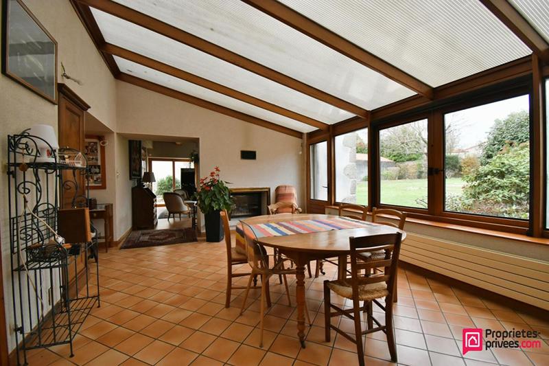 Maison - 253 m² - 8 pièces