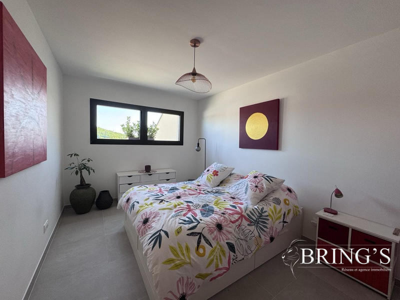 Maison - 221 m² - 7 pièces