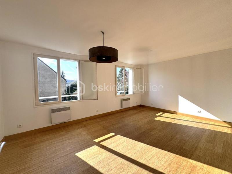 Maison - 94 m² - 5 pièces