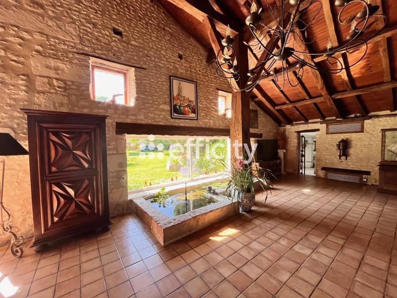 Demeure - 420 m² - 6 pièces