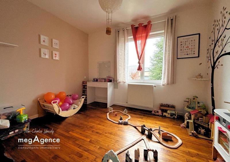 Maison - 102 m² - 5 pièces