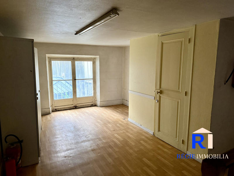 Local commercial - 223 m² - 6 pièces