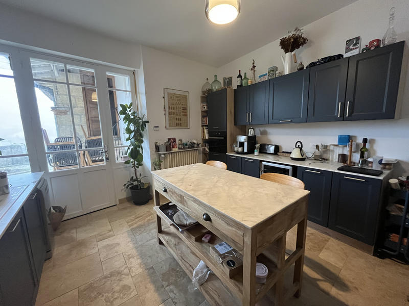 Maison - 245 m² - 7 pièces