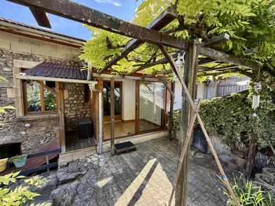 Maison - 149 m² - 8 pièces