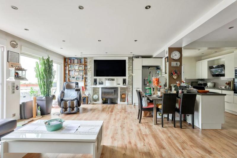 Maison - 220 m² - 7 pièces