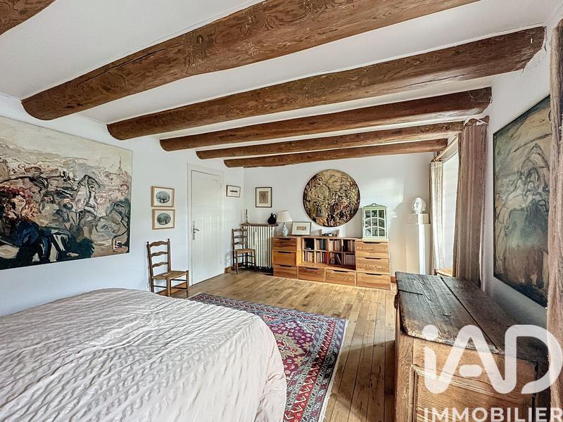 Maison - 270 m² - 11 pièces