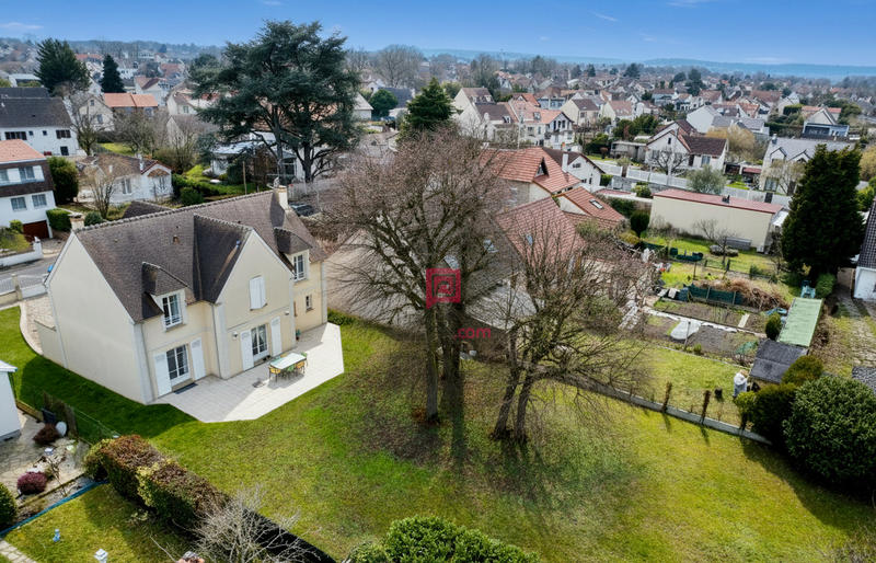 Maison - 196 m² - 8 pièces