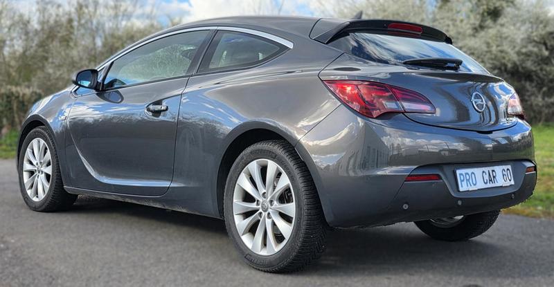 Opel Astra Gtc 2° Main 1.7 Cdti 130cv Sport Carnet d'entretien tamponné constructeur