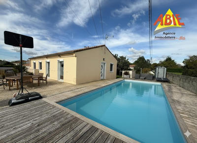 Maison - 92 m² - 5 pièces