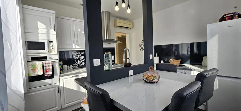 Maison - 110 m² - 6 pièces