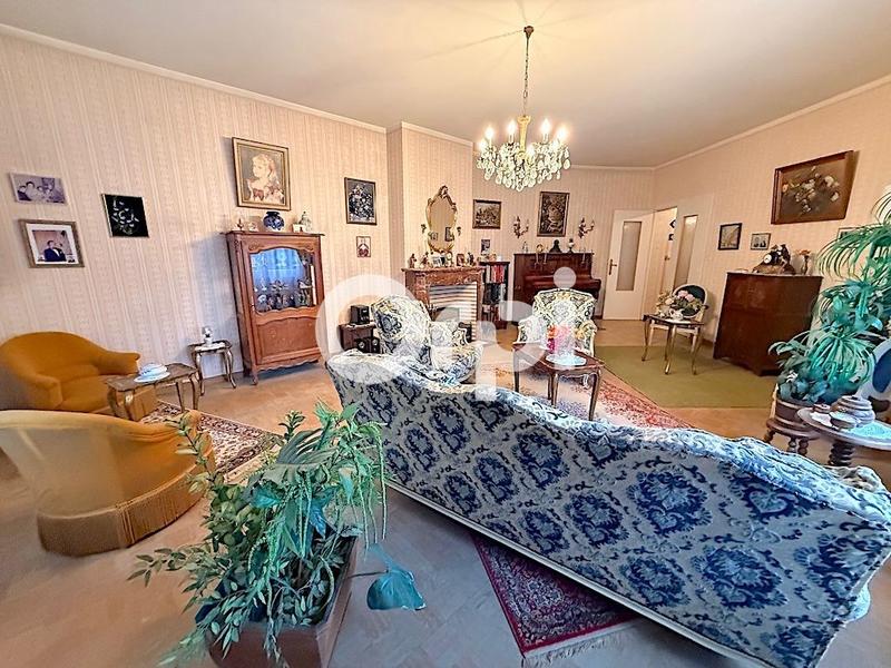 Maison - 206 m² - 7 pièces