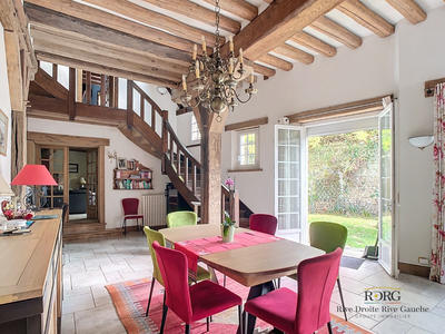 Maison - 214 m² - 8 pièces