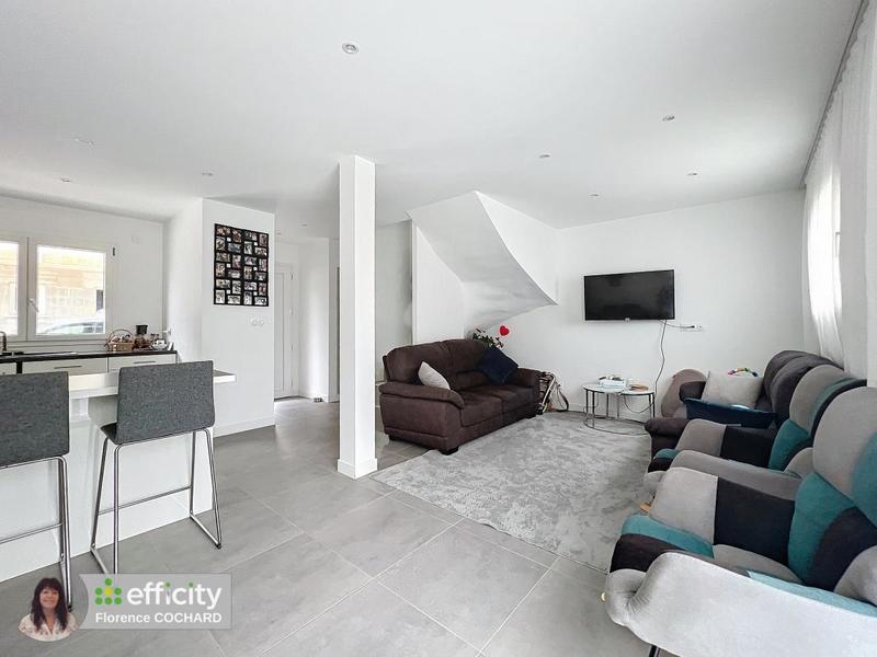 Maison - 90 m² - 4 pièces