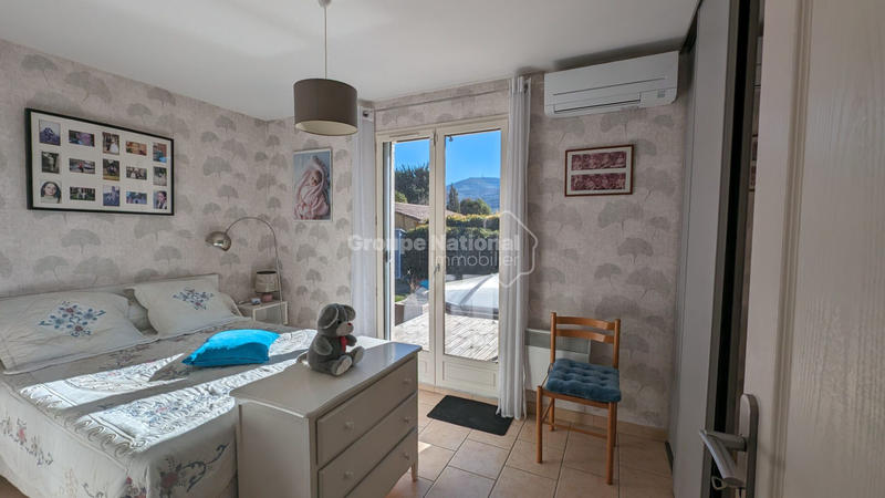 Villa - 90 m² - 4 pièces