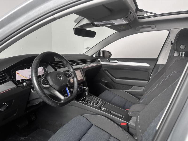Volkswagen Passat Sw Gte 218ch Dsg Hybride Rechargeable Ja18 T.O Digital Cockpit Regul Acc Camera 3d