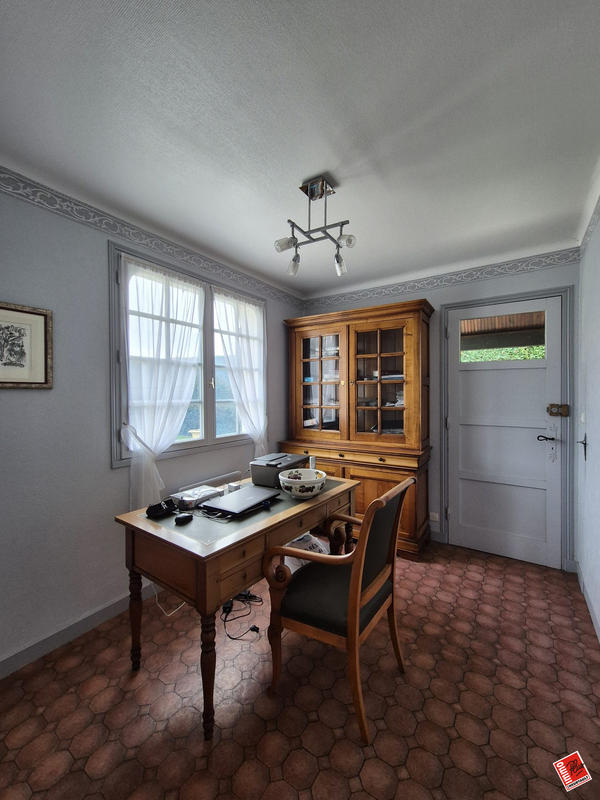 Maison traditionnelle - 188 m² - 10 pièces