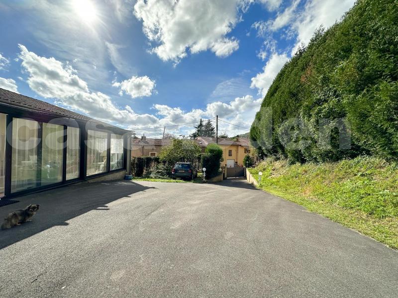 Maison - 234 m² - 6 pièces