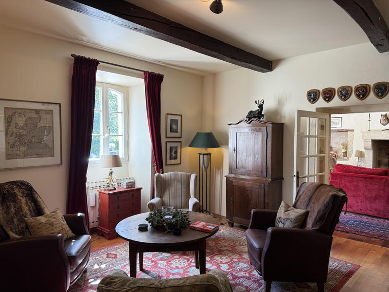 Maison - 280 m² - 10 pièces