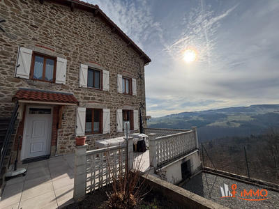 Maison - 96 m² - 6 pièces