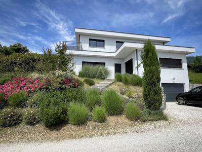 Villa - 140 m² - 5 pièces