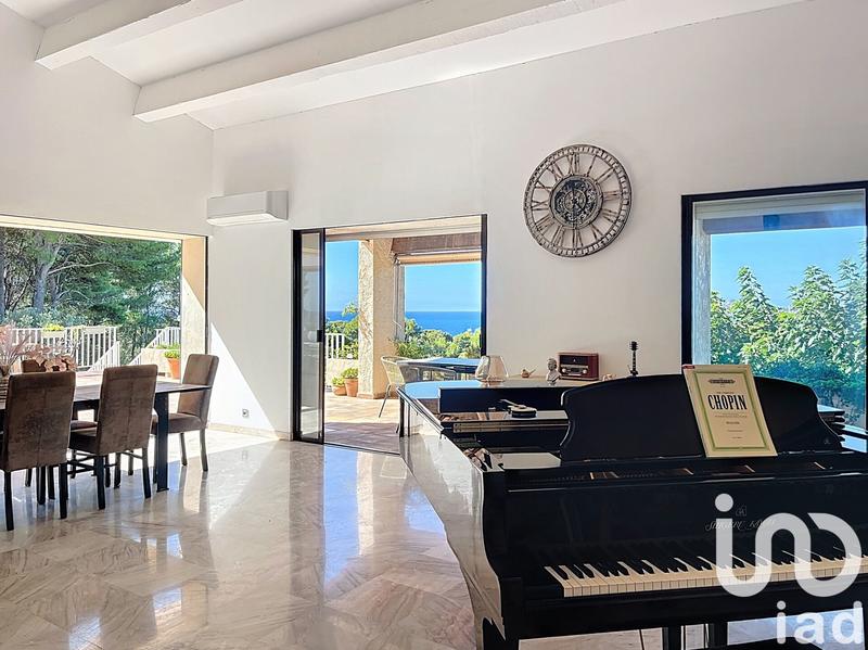 Maison - 350 m² - 10 pièces