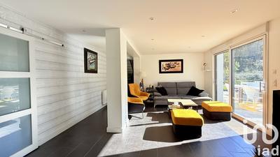 Maison - 159 m² - 7 pièces