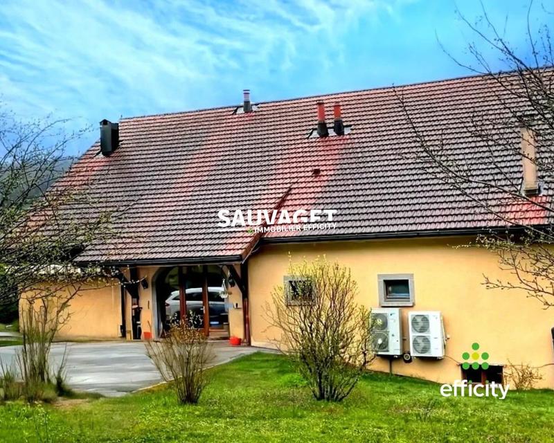 Maison - 320 m² - 11 pièces