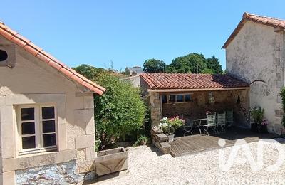 Maison - 220 m² - 6 pièces