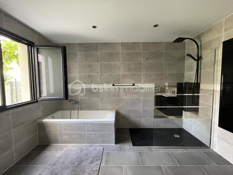 Villa - 186 m² - 6 pièces