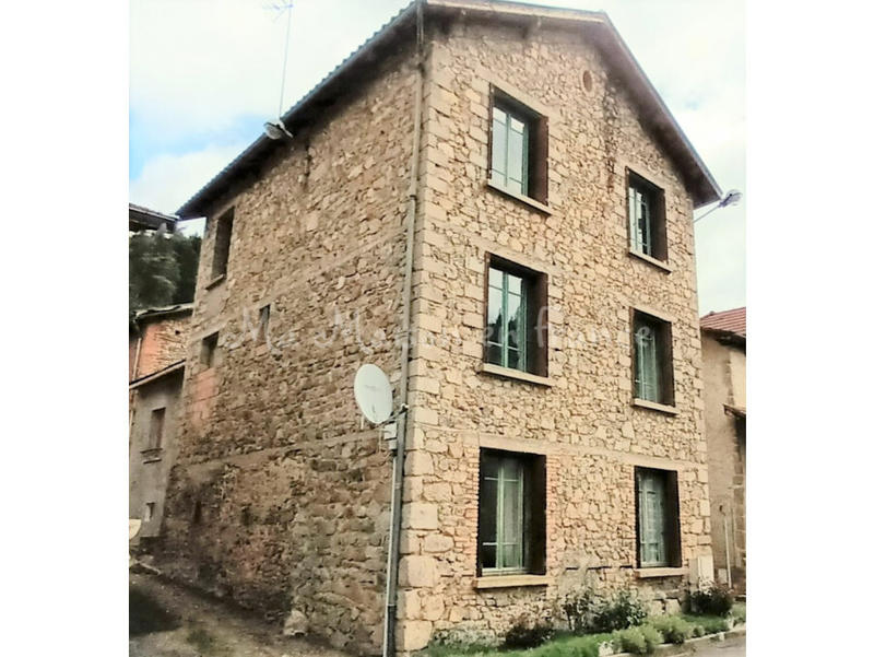 Maison - 96 m² - 5 pièces