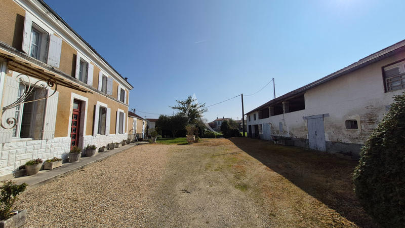 Maison - 142 m² - 8 pièces