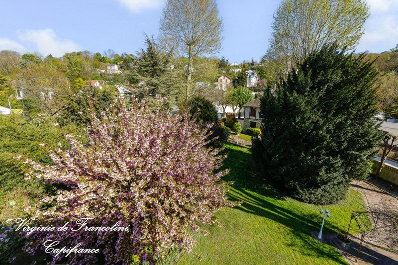 Maison - 304 m² - 10 pièces