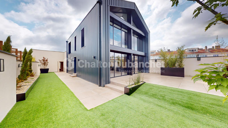 Maison - 121 m² - 7 pièces