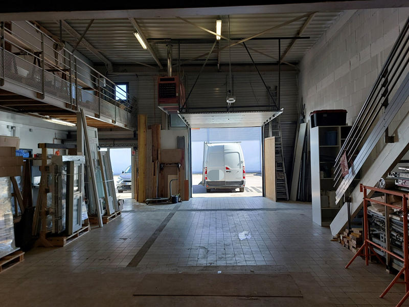 Local d'activité / Entrepôt - 376 m²